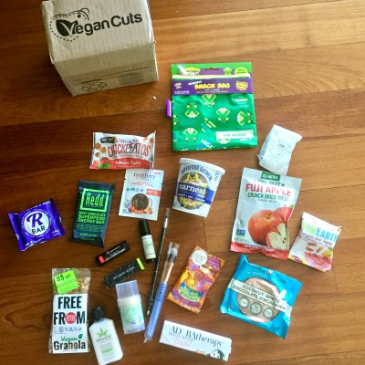 Subscription Box Sunday: Vegan Cuts Mix Box #Giveaway
