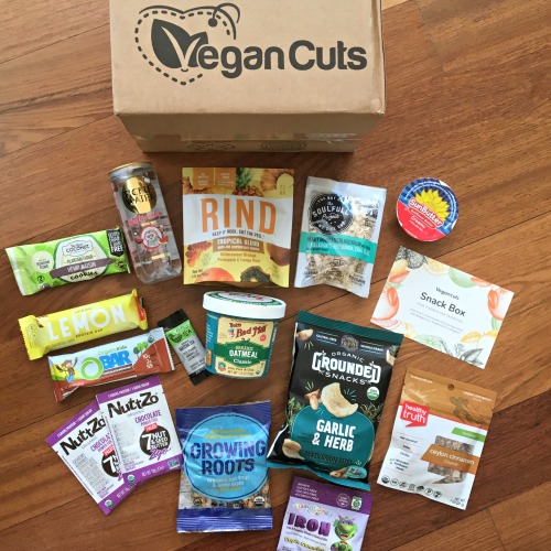 Snack Box Saturday: April Vegan Cuts Box #Giveaway