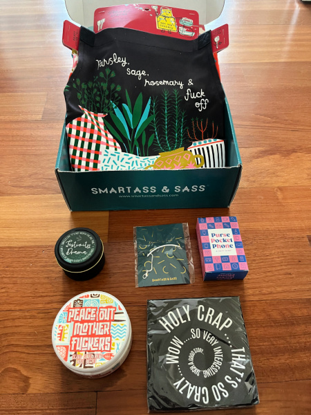 Subscription Box Sunday: Smartass & Sass December Box #Giveaway