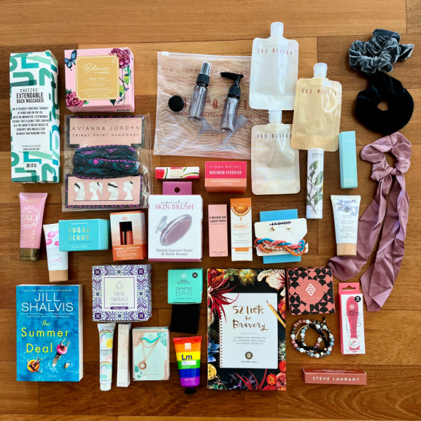 Subscription Box Sunday: Paradise Delivered (Overstock) #Giveaway